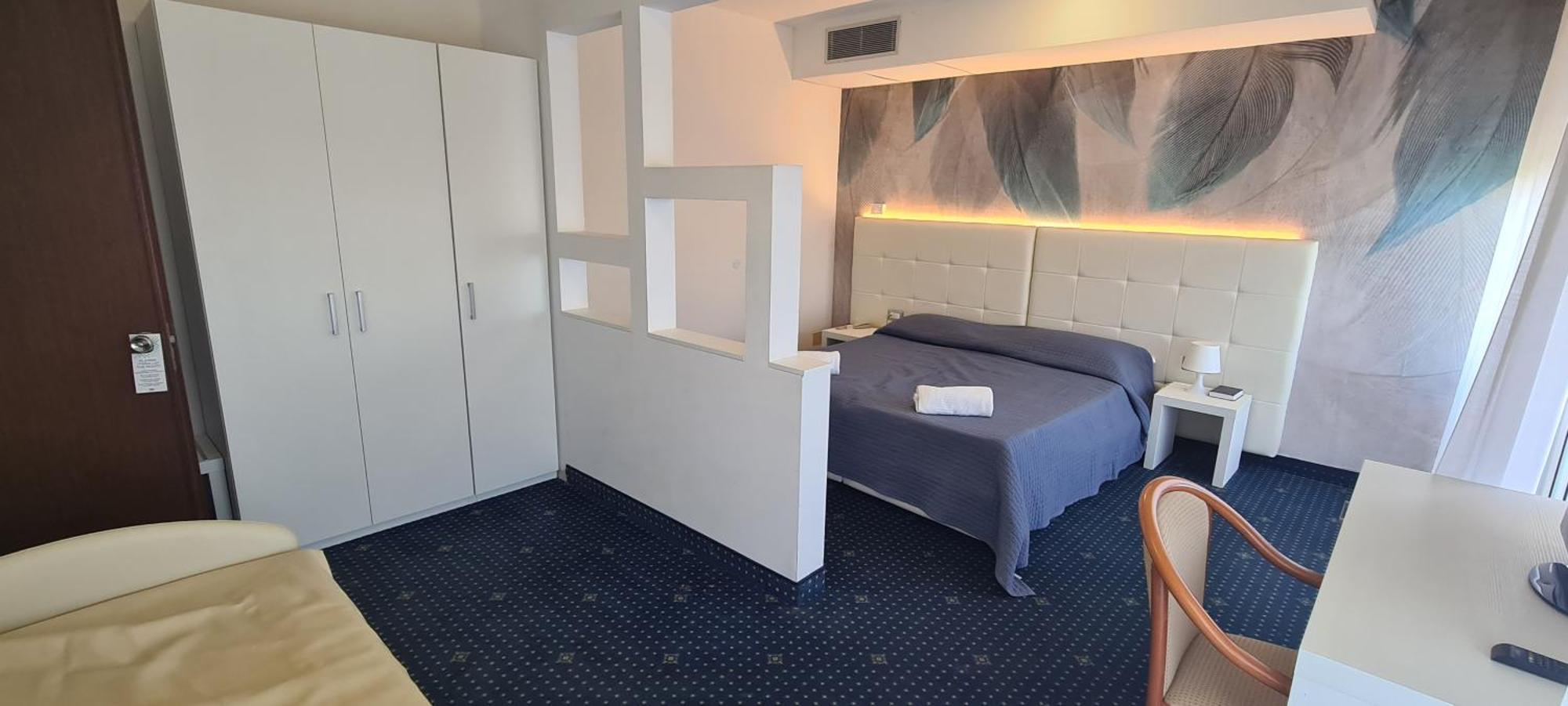 Hotel Eros Lignano Sabbiadoro Exteriör bild