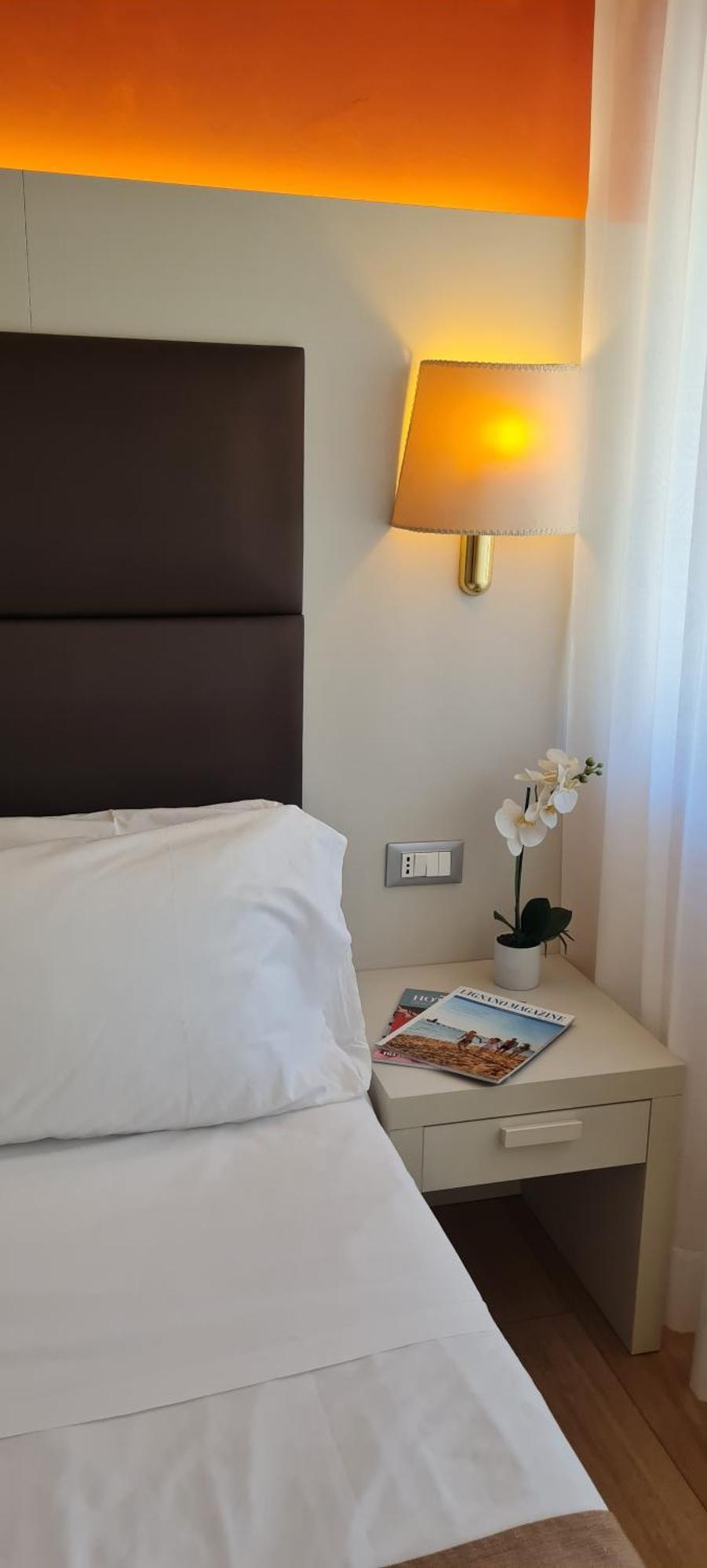 Hotel Eros Lignano Sabbiadoro Exteriör bild