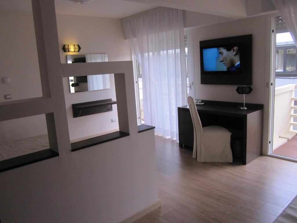 Hotel Eros Lignano Sabbiadoro Exteriör bild