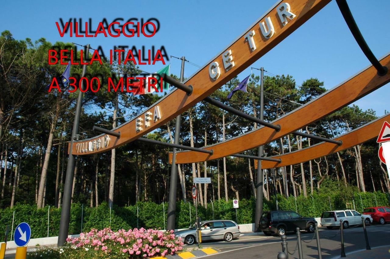 Hotel Eros Lignano Sabbiadoro Exteriör bild